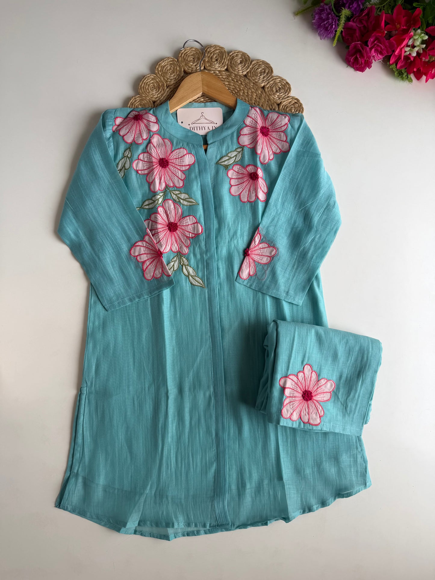 K082 - Mul chanderi embroidered coord set