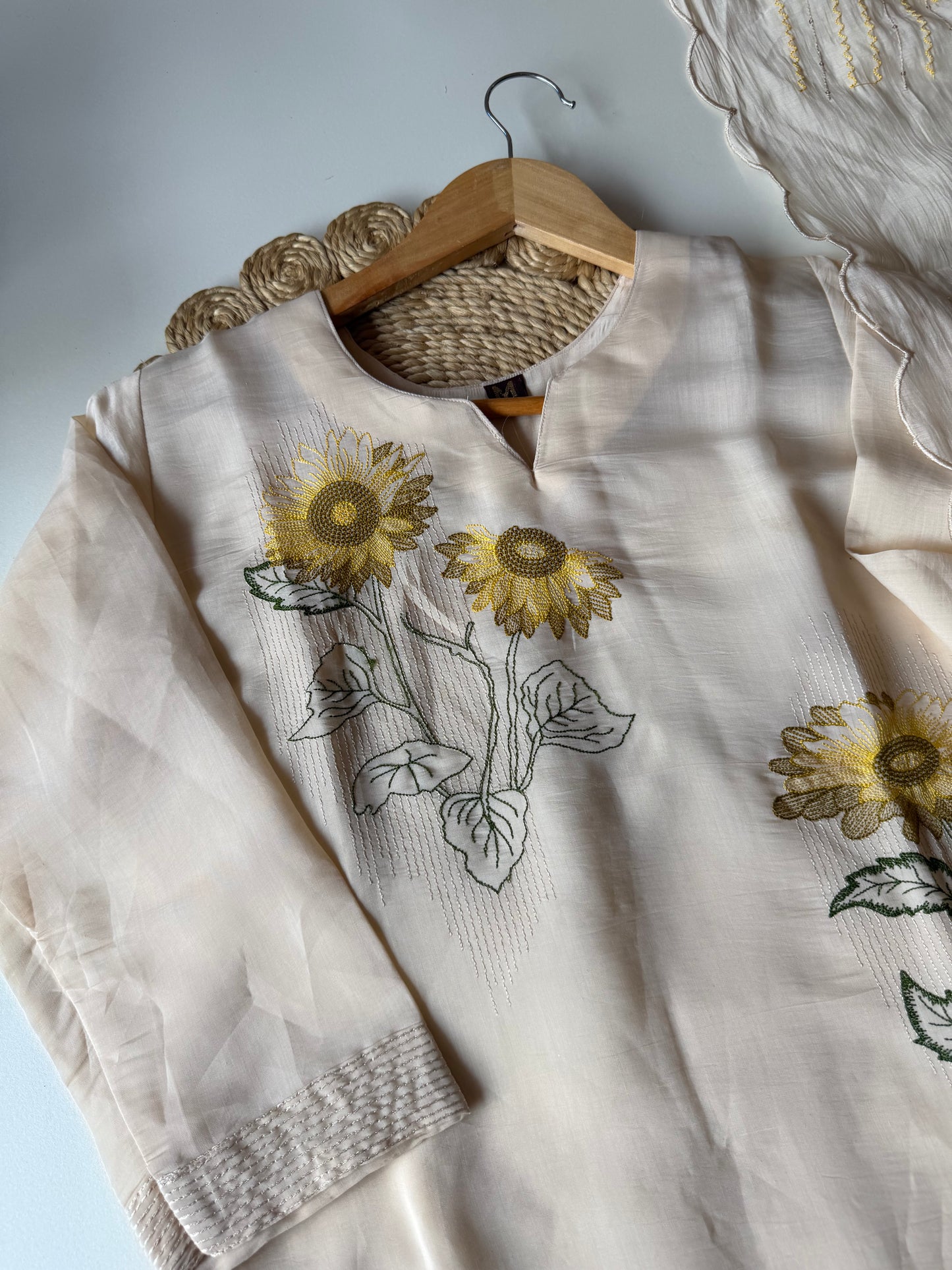 K702 - Surat Mul chanderi embroidered straight Kurti with pants and dupatta in 2 colours