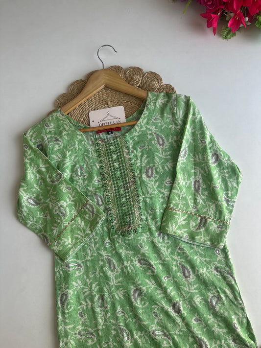 D585-Cotton straight Kurti with pants
