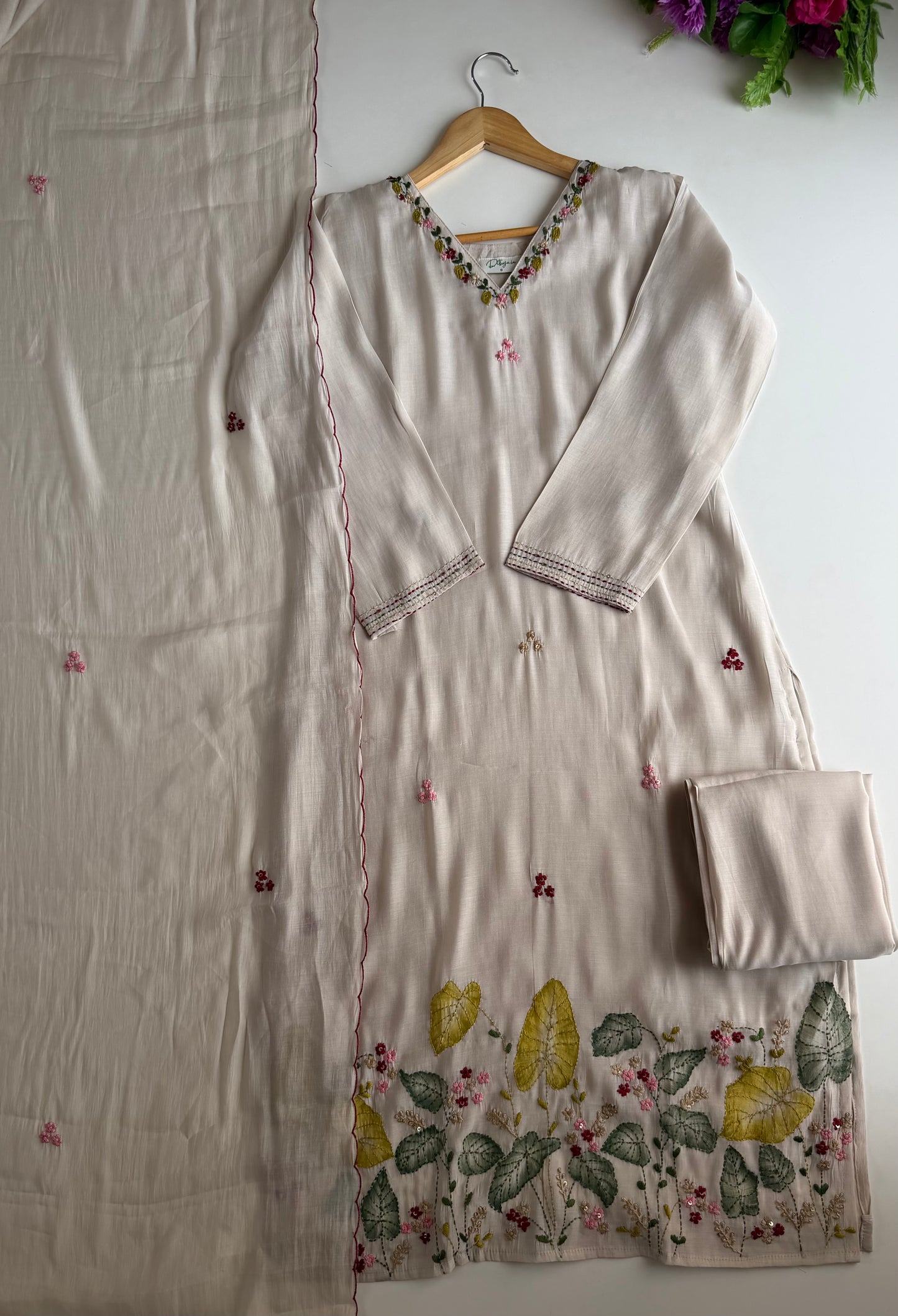 K516 - Surat Mul chanderi embroidered straight Kurti with pants and dupatta in 2 colours