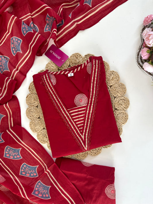 K192 – Gerader Kurti aus Baumwolle mit Hose und Dupatta