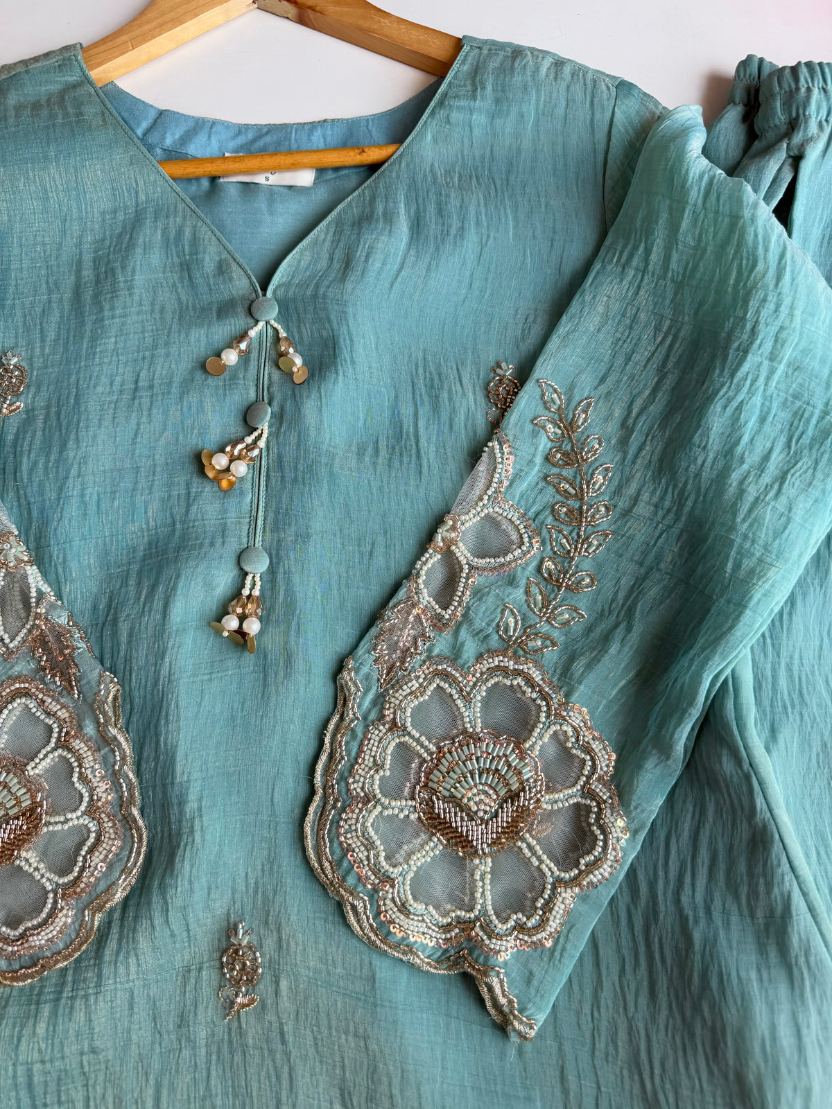 K731 - Crush tissue handwork short Kurti with divider pants and dupatta