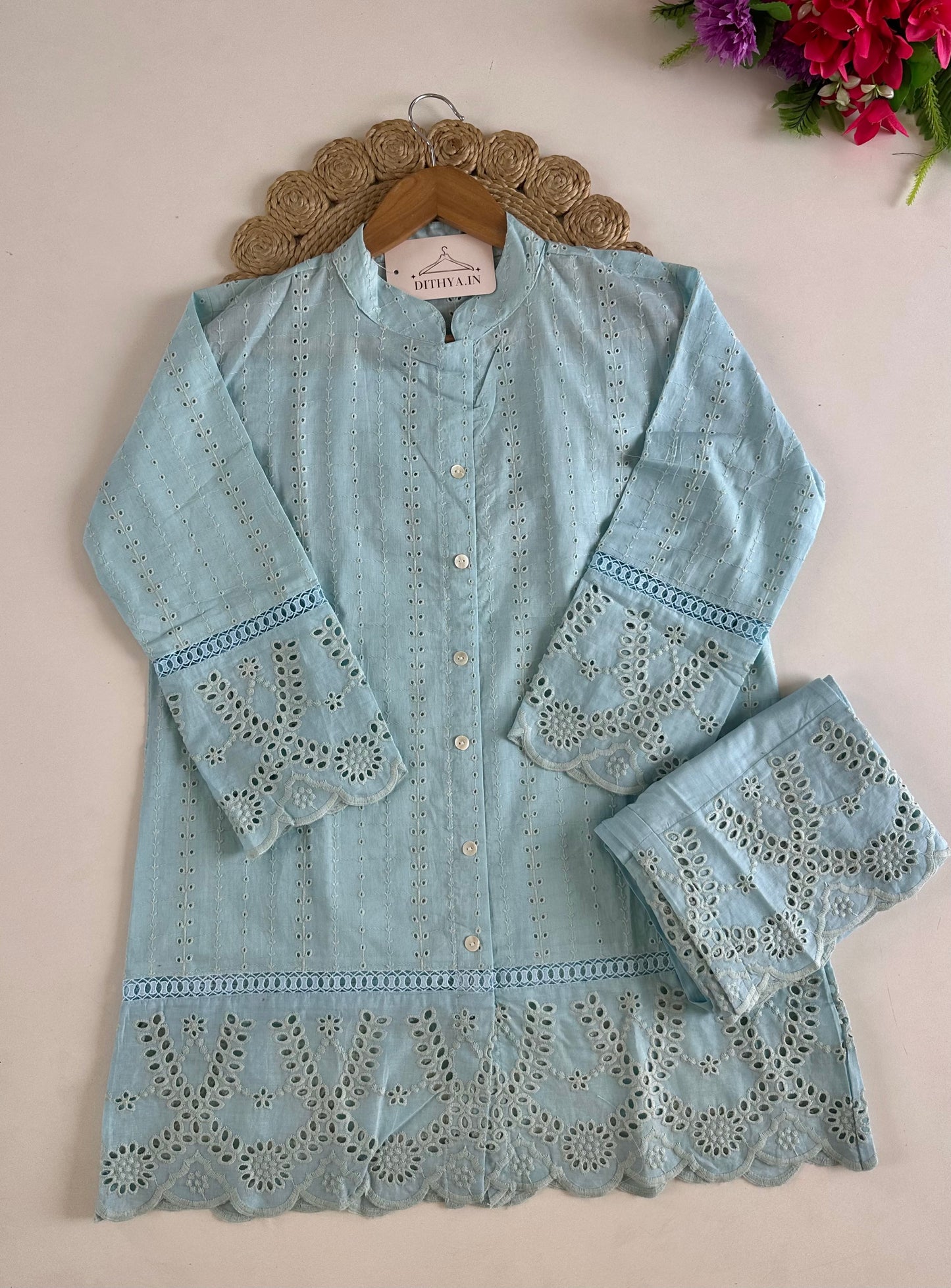 K477 - Mul cotton cut work embroidered coord set