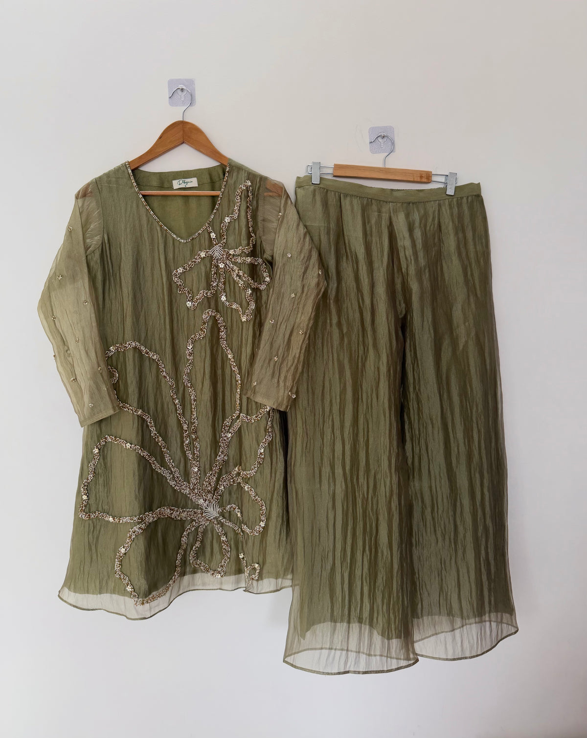 K112 - Crush tissue silk handwork coord set