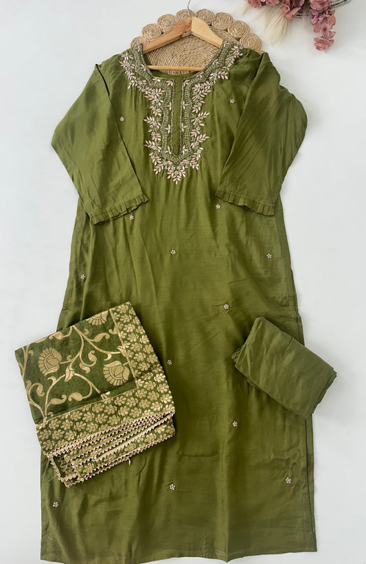 D230 - Dola silk straight kurti with pants and dupatta