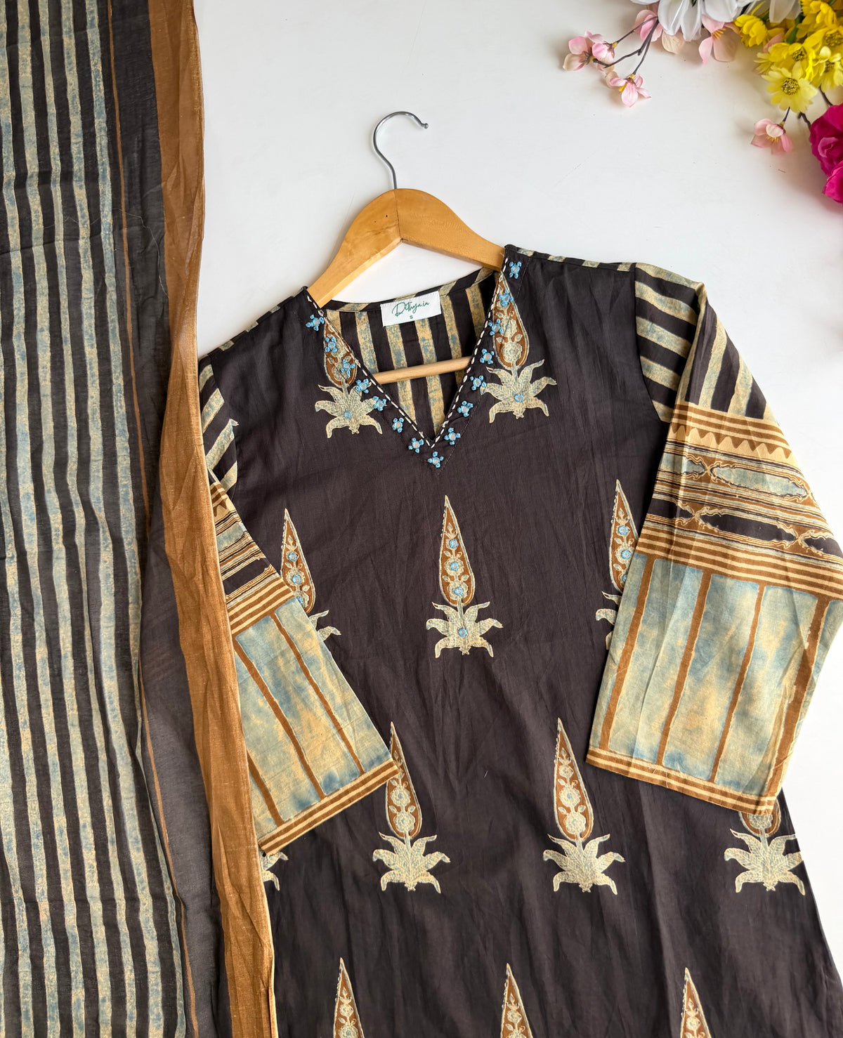 K727 - Mul cotton printed straight Kurti with pants and dupatta