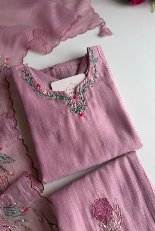 K600 - Mul chanderi 3d appliqué work straight Kurti with pants and dupatta