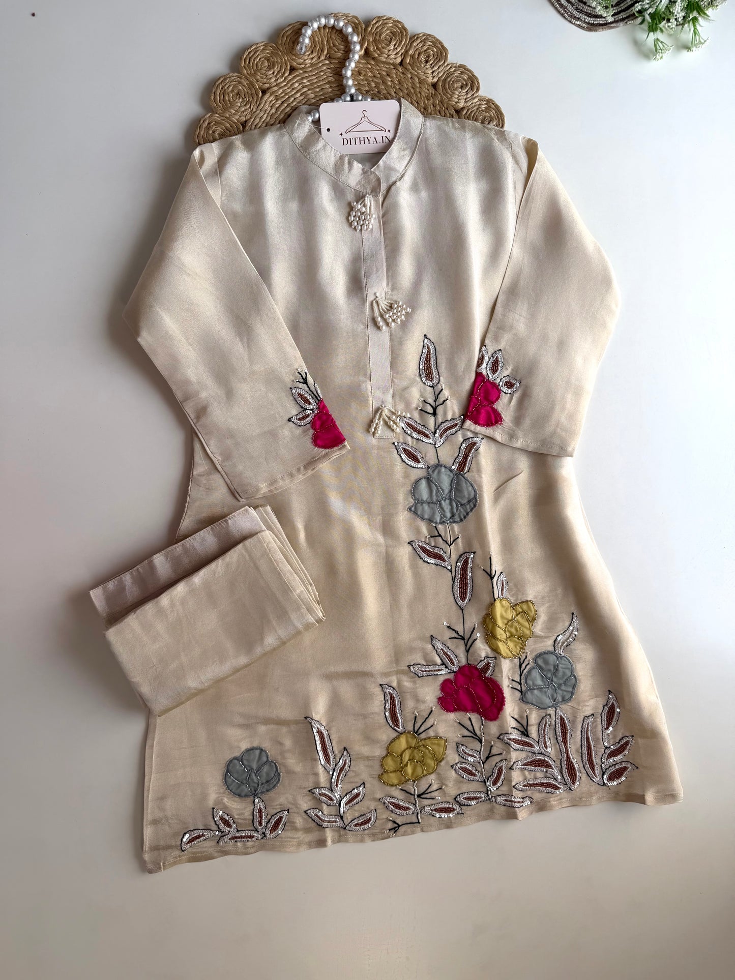 K626 - Tissue silk appliqué handwork coord set